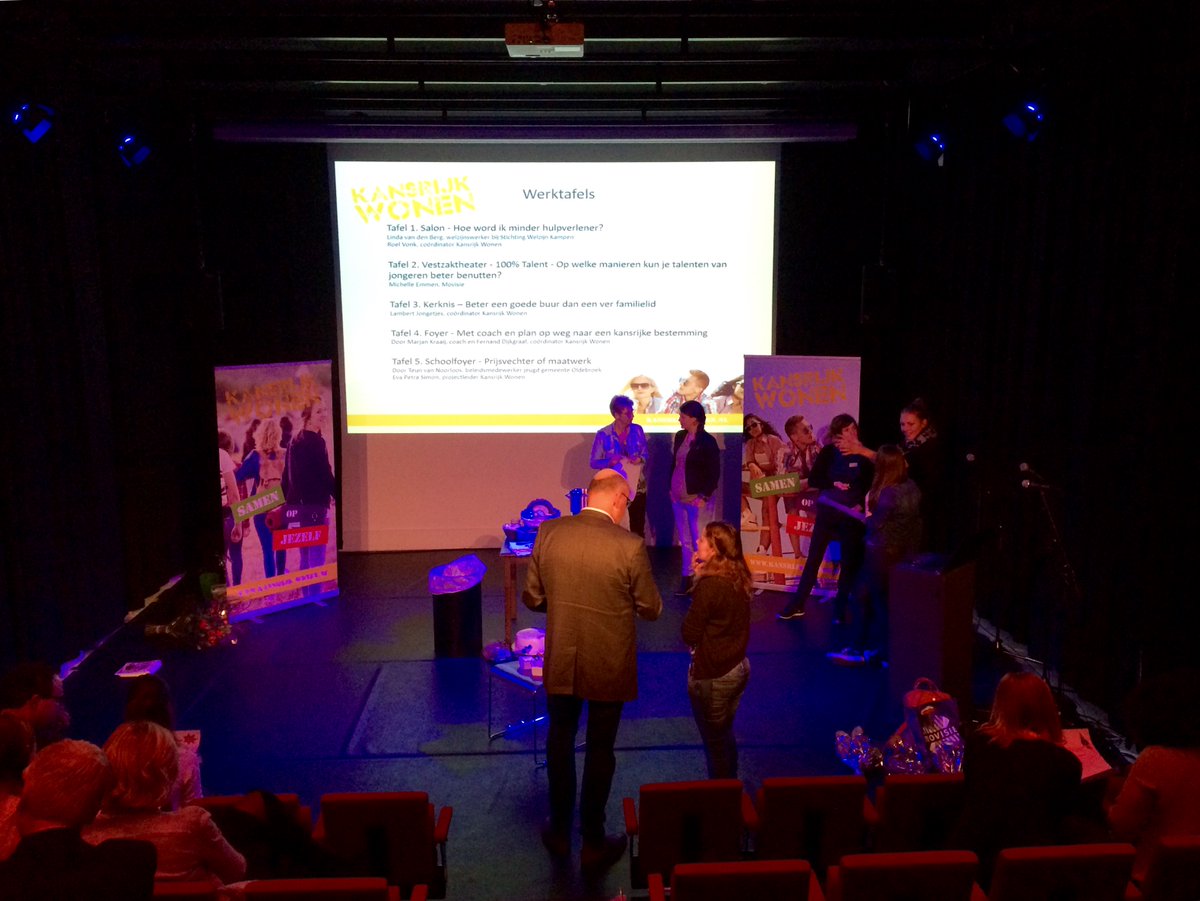 michelle_emmen's tweet photo. @Movisie PS een workshop geven in een theaterzaal is te gek! Dank @KansrijkWonen voor deze plek voor 100% #talent https://t.co/hoHfj1Dnek