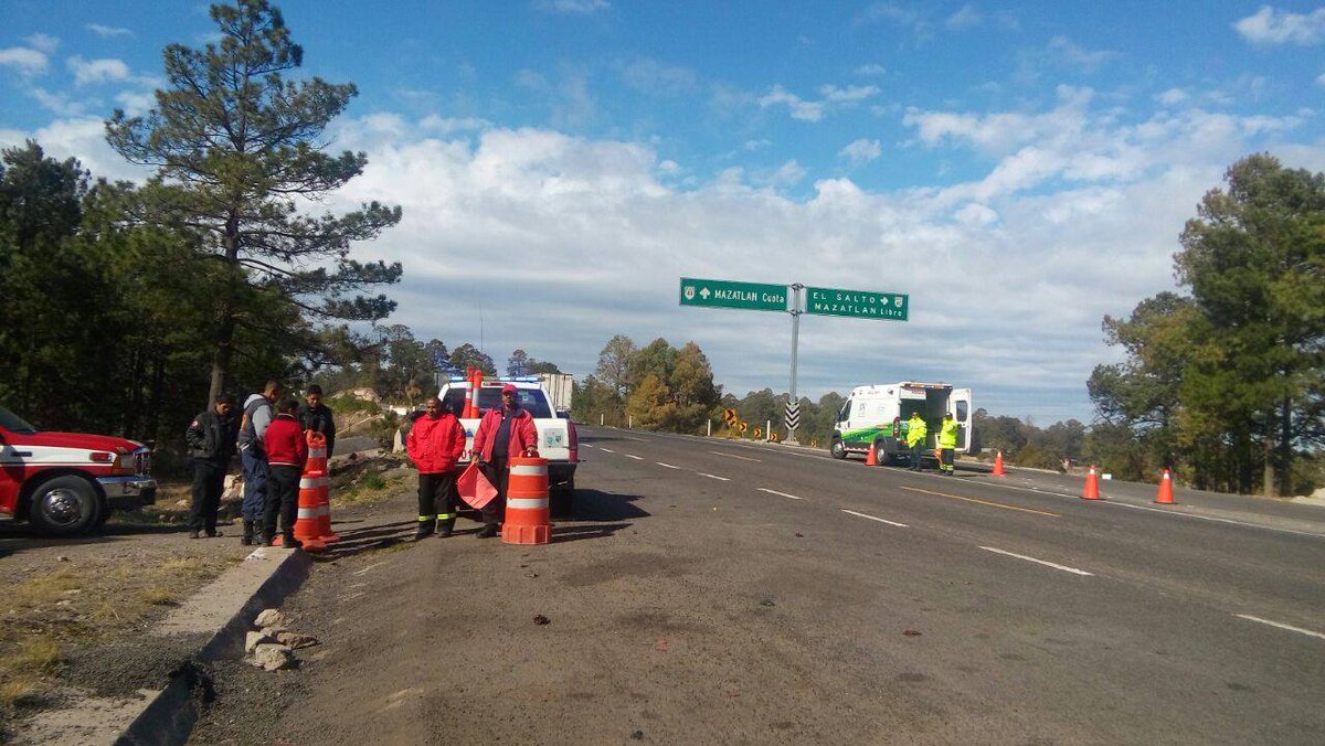 CEPCDurango's tweet photo. Listos los puestos de control, que estarán operando hoy, en la ruta de la #SemanaDeLaMoto en #Dgo. #PrevenirEsVivir https://t.co/9d6i3YIOT7