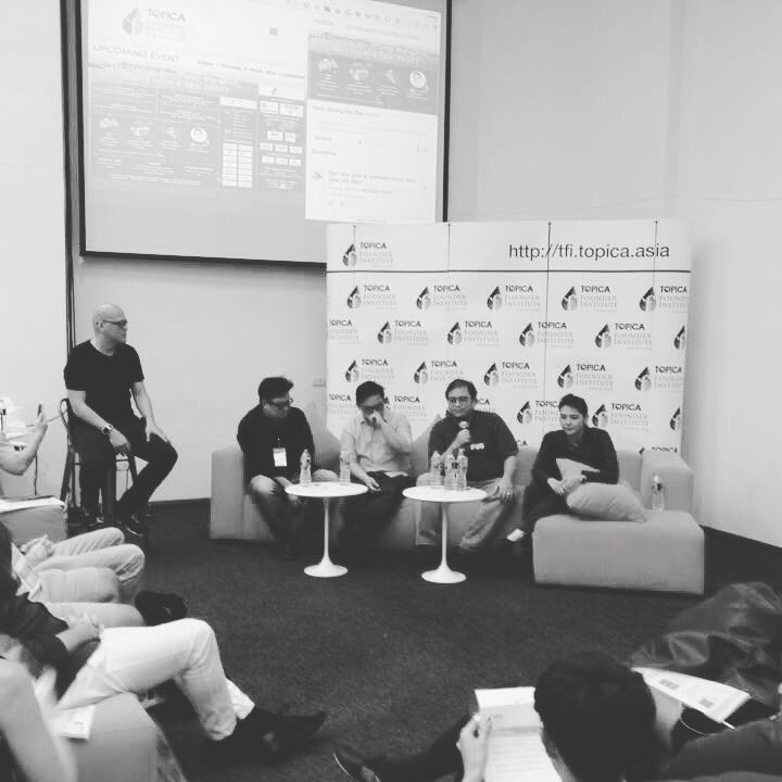 _HurricaneSarah's tweet image. Panel swith #foundersinstitue #topica with, #stockradar, @golfdigg, #gobi, #santoranakama #startup #founders
