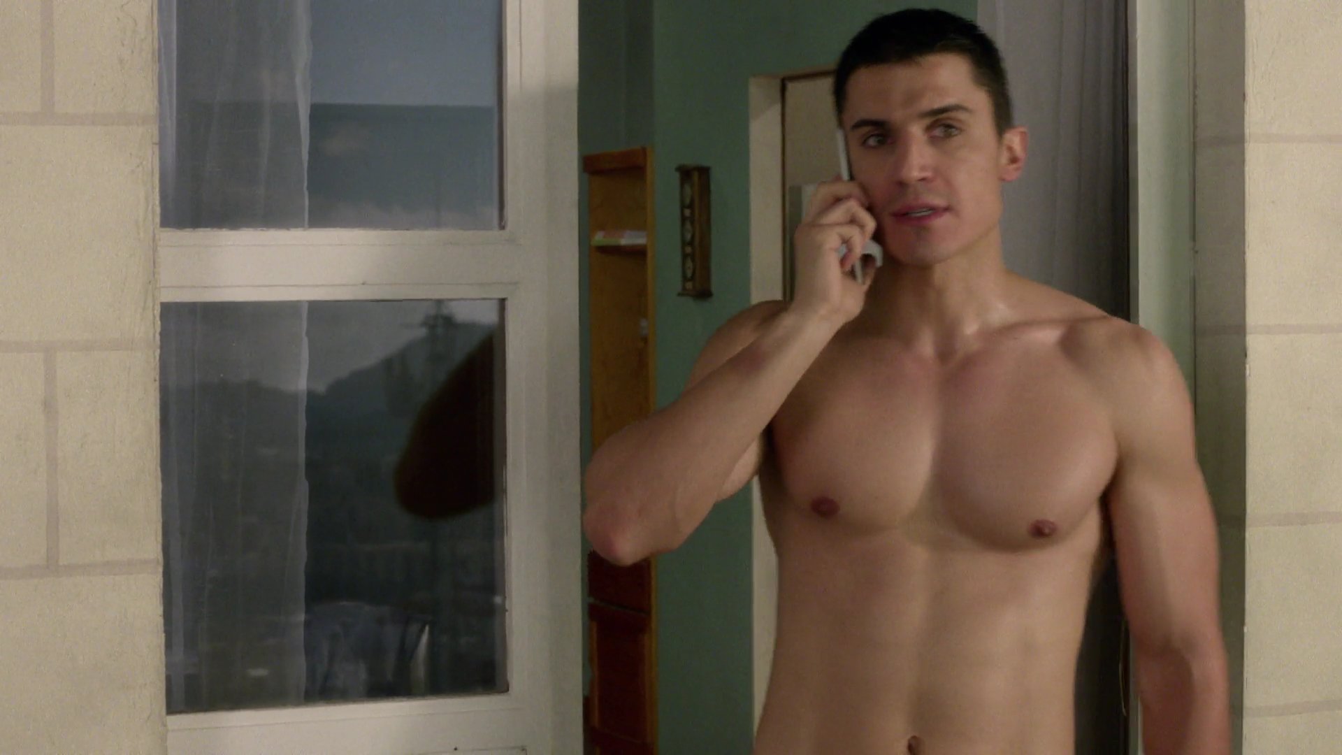 El Príncipe on X: [FOTOS] Álex González, sin camiseta, sube la temperatura  en El Príncipe >> t.coyGrL5HVKyY t.coNtc3L2bD57  X