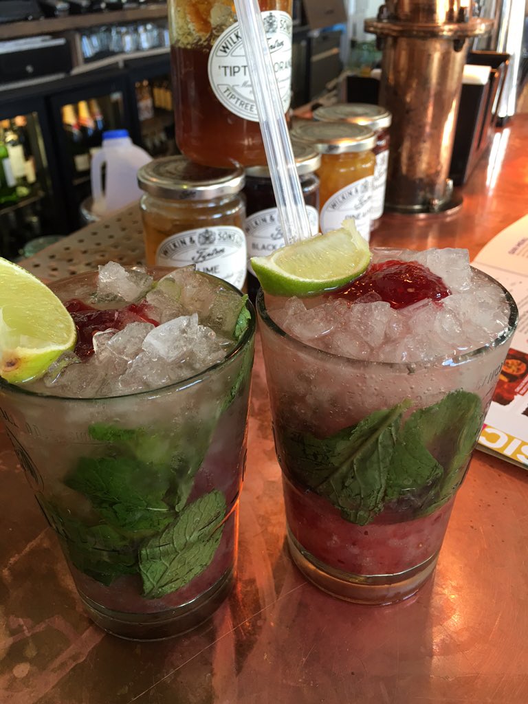 BSandle1's tweet photo. In the @TheJamTreeW14 with @GinaWinch drinking jam mojitos https://t.co/N2Aoa9pO51