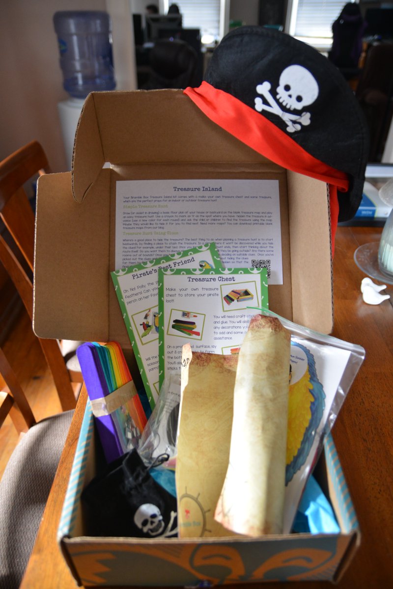 Buythisbox's tweet photo. Review for @bramblebox March 2016. Fun pirate themed box this month for kids 3-8 https://t.co/TpbEzd9VIg https://t.co/MoXFy8hZt2