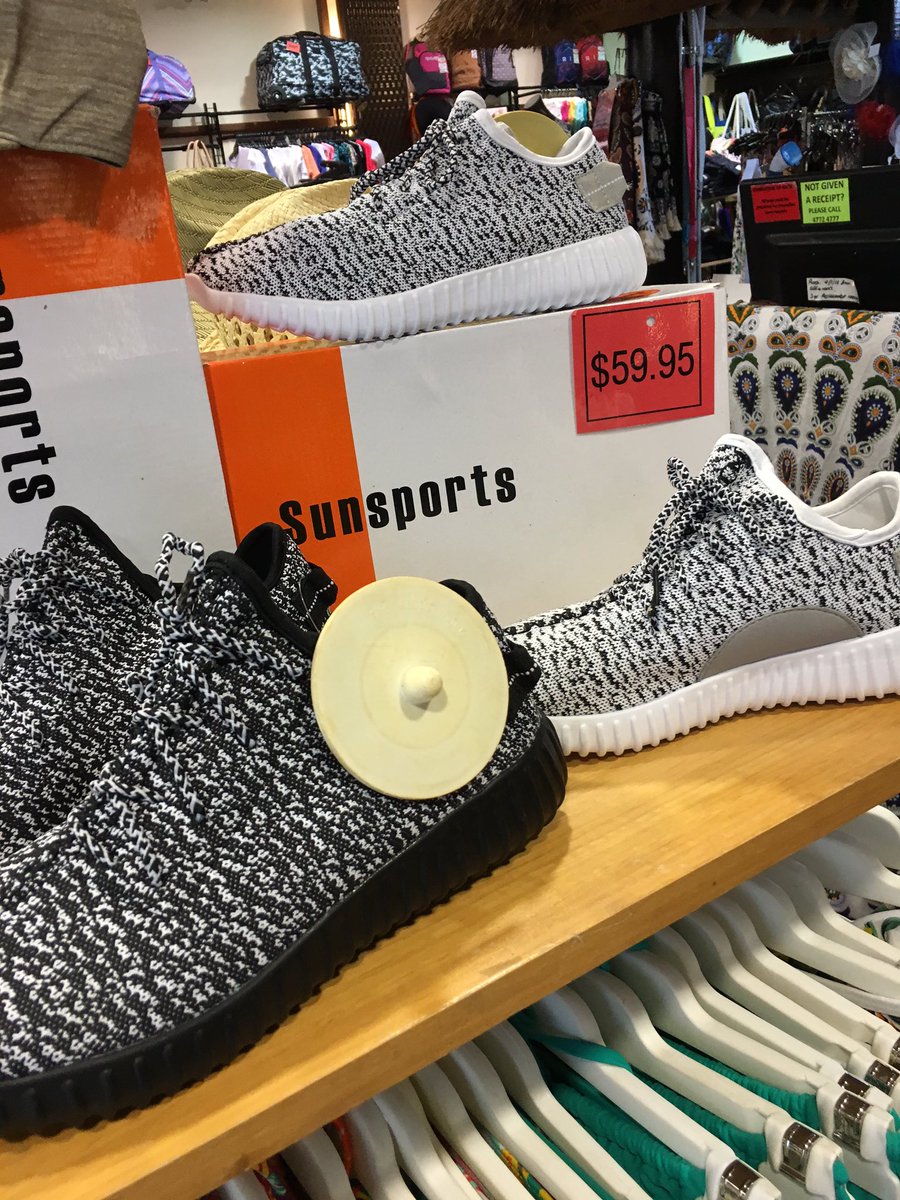 maxnorton4's tweet photo. Discount Jeans selling sunports for $60... smh @kanyewest https://t.co/EYbDgz2Ghe