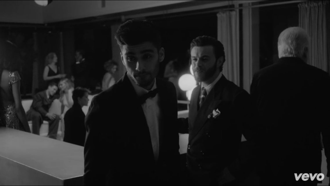 Fatma_AhmedY's tweet photo. Babe looking so fine in #ItsYouMusicVideo π https://t.co/z7hxFcuv8k