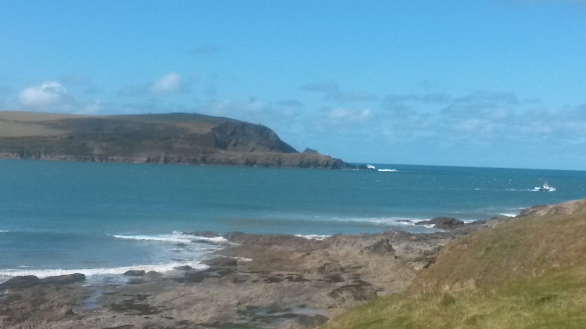 Lovely #Daymer Bay on last day #Cornwall. Excited to be taking home local artwork <a href="/popcafegallery/">pop</a> <a href="/CliffsideKatie/">Katie Childs</a>