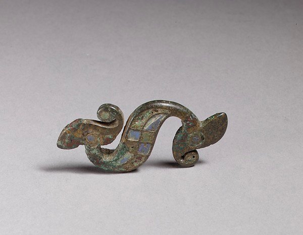 alicehicklin's tweet photo. Enamel dragon brooch, made 100–300 and probably of British/Roman origin: https://t.co/OLPRLOx2SL https://t.co/mTGXlvfkP3