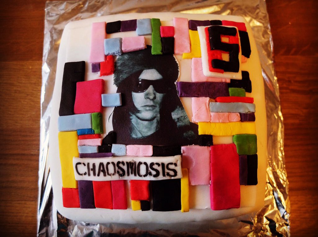 jennimc's tweet photo. The #chaosmosis cake for @ScreamOfficial #bakeadelica #primalscream #bobbygillespie #cake https://t.co/e6rat06Cpc