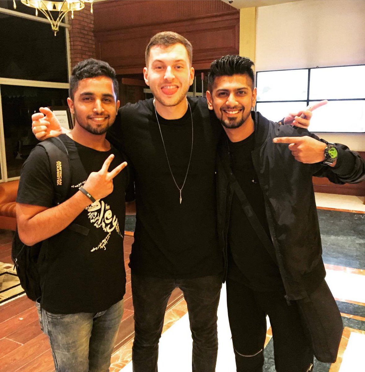 ANSWER_Music's tweet photo. #Throwback @Answer_Music with @dj_dod for @sunburnfestival #Bangalore | #AnswerAndFriends #Sunburn #EDM #HouseMusic https://t.co/2lOTWjwjqZ
