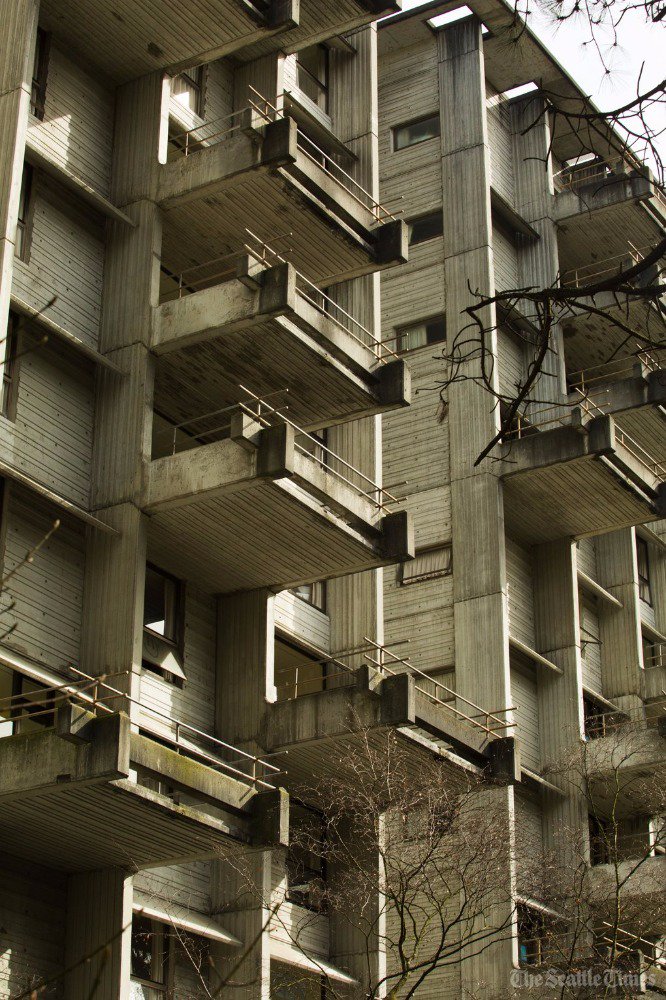 seattletimes's tweet photo. Are these buildings worth saving @UW? https://t.co/HWQ9qY4Wvn https://t.co/iQfcV25l5C