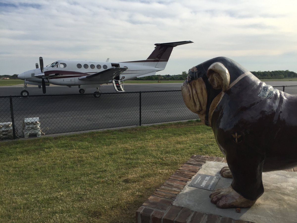 Atlaircharter's tweet photo. Touched Down in Athens Ga!
#charter #UGA #travel https://t.co/JrKgt008CW