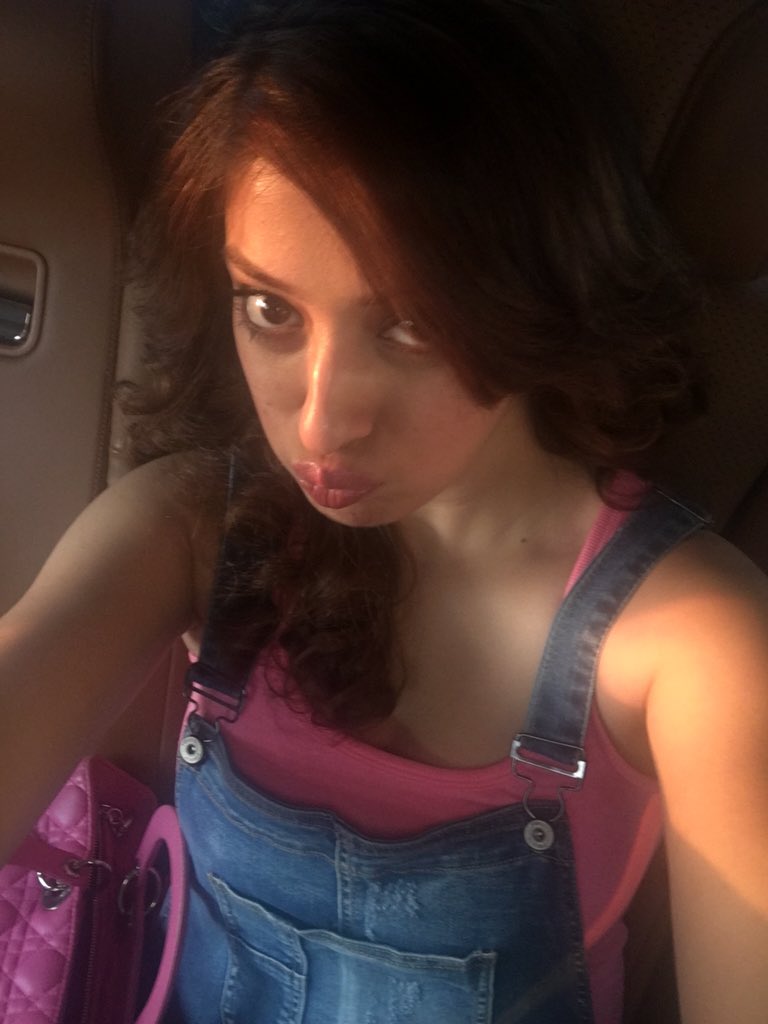 iamlakshmirai's tweet photo. #semifinals #IndvsWI #wankhede #stadium #goindia 👍 #bleedblue #bestiessss #carfie....😜😜😜 https://t.co/D4mQDLjLoH