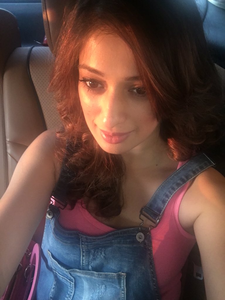 iamlakshmirai's tweet photo. #semifinals #IndvsWI #wankhede #stadium #goindia 👍 #bleedblue #bestiessss #carfie....😜😜😜 https://t.co/D4mQDLjLoH