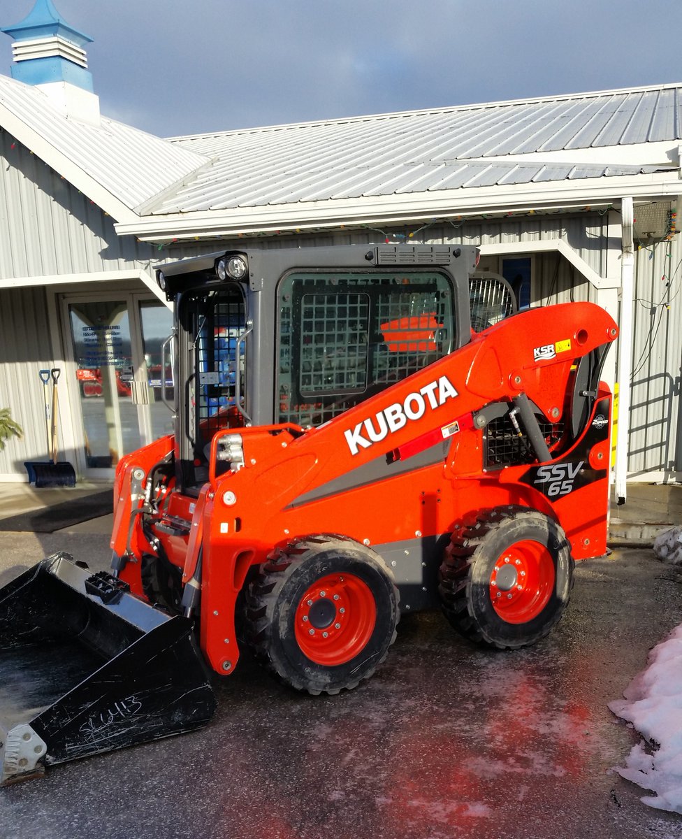 RobertsEquip_'s tweet image. Work comfortably &amp;amp; more productively. Check out the new @KubotaCanadaLtd  SSV #skidsteer! #BringInSpring #ontag