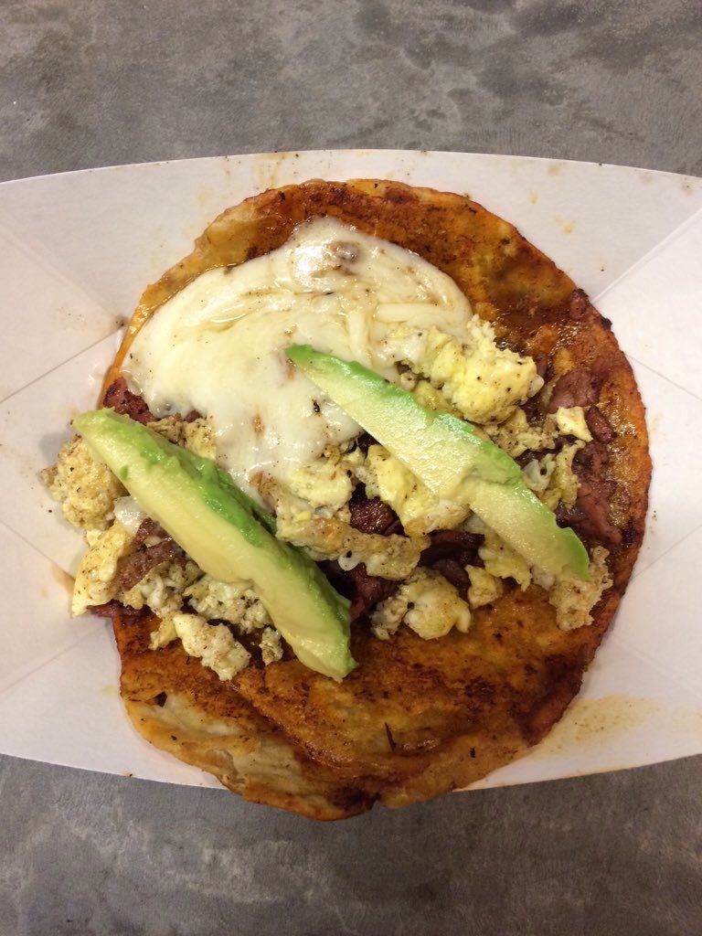 Taco Thursday is in full swing with <a href="/el_rojos/">ElRojos</a> this morning. #tacos #elrojos #breakfast #montrosehtx #houston