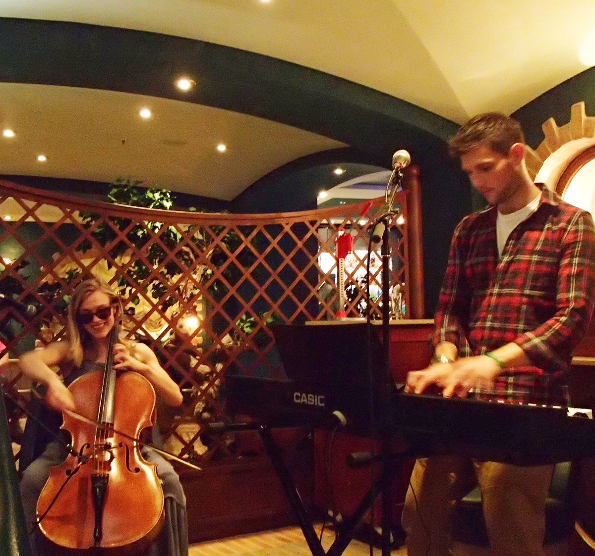 stormygt's tweet photo. #tbt fun times @laursadurrant @celticck #pubsession #wearingshadesindoorslikeaboss #CTCruise Almost 1.5 yrs ago! 😮 https://t.co/UBGvtUQyQB