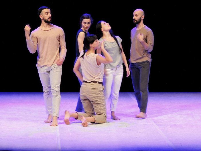 Marche Spettacolo (@cmspettacolo) on Twitter photo #Residenze #danza Il nostro resoconto di "L.A.N.D. Where is my love?" di <a href="/DNinarello/">Daniele Ninarello</a> bit.ly/1V56ZEI #Residenze #danza Il nostro resoconto di "L.A.N.D. Where is my love?" di <a href="/DNinarello/">Daniele Ninarello</a> bit.ly/1V56ZEI