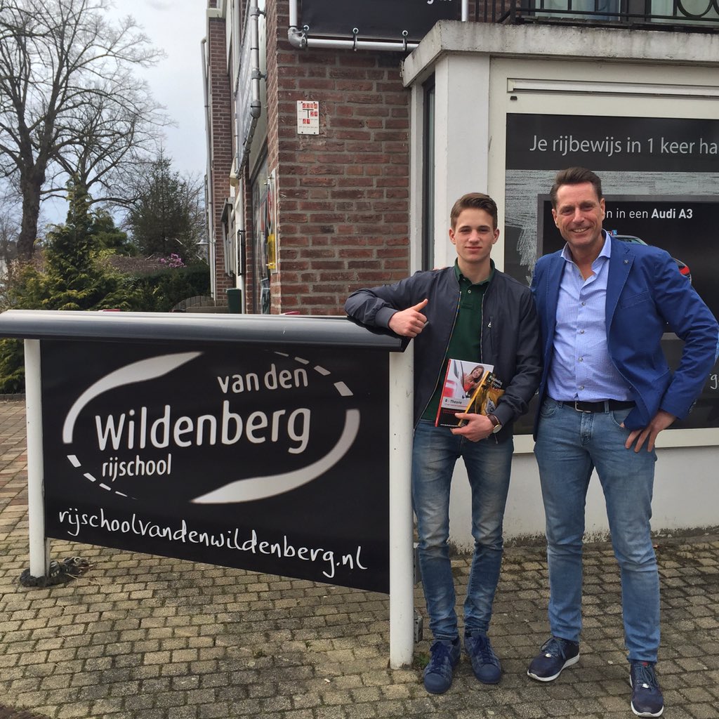 RijlesEindhoven's tweet photo. #Volg @RijlesEindhoven de #rijopleiding van @reinduif van @TweetMainStreet en maak kans op een #reinles en meer!? https://t.co/d589faPrrG