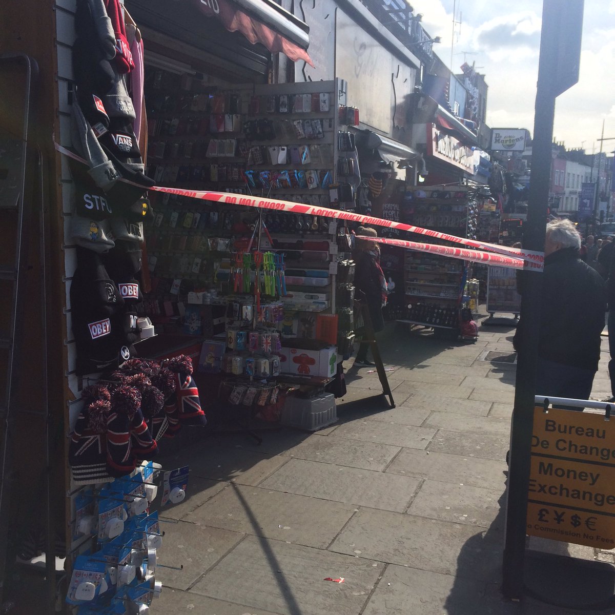 MPSCamdenSquare's tweet photo. Day of action on Camden High St working in partnership with Camden council #drugs #OpLighthouse @MPSCamden https://t.co/tmsNUSWakM
