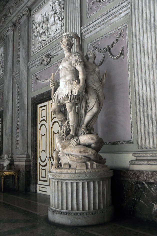 reggiadicaserta's tweet photo. .@LaVenariaReale @MuseeLouvre @museiincomune @CVersailles @MuseumWeek #battlesculptures un Ale Farnese può andare?:) https://t.co/OUbo5TJted