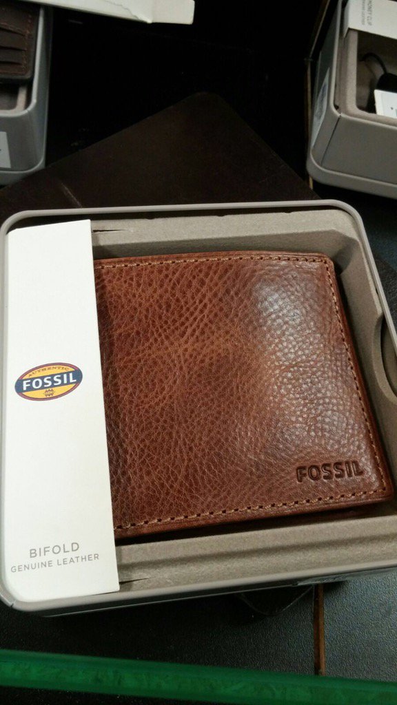 Mg_forbeginners's tweet photo. Who wants a blog post about wallets?! #grooming https://t.co/ADY7hmEFMa
