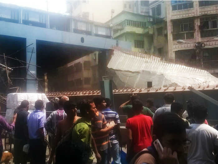 NewsWorldIN's tweet image. #KolkataFlyOver Collapse | Its An Act Of God, Says #IVRCL Official | READ:
newsworldindia.in/?p=178634
