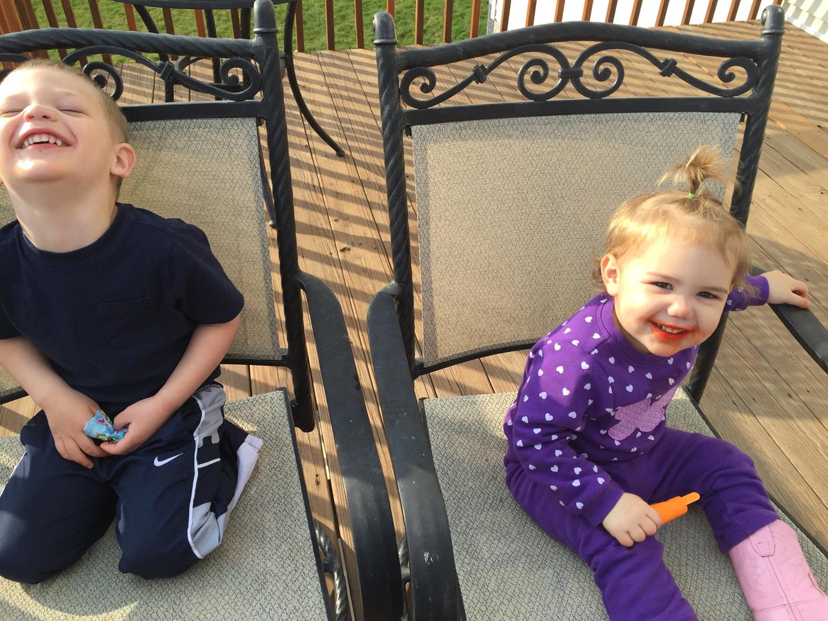 LindsayONeill's tweet photo. Making my kids happy=substituting the word butt into their songs! #twinkletwinklelittlebutt #thefarmerinthebutt https://t.co/znGuHtwKDG
