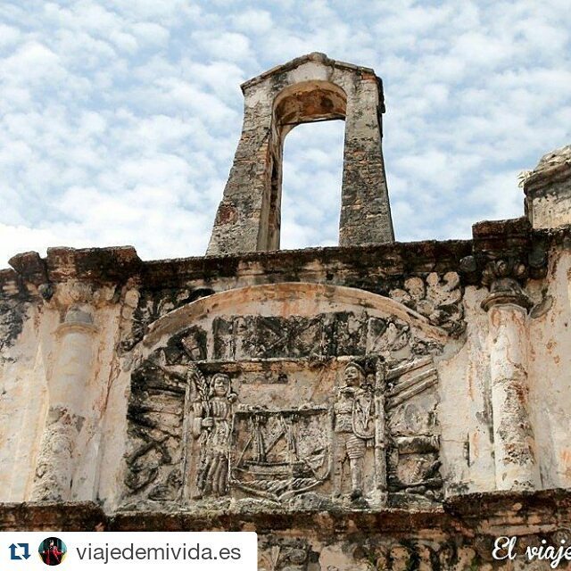 WomanToSantiago's tweet photo. #Repost @viajedemivida.es 
La puerta de Santiago en #Malaca #Melaca o parte de lo que queda de la fortaleza que con… https://t.co/g6rIFcwfbw