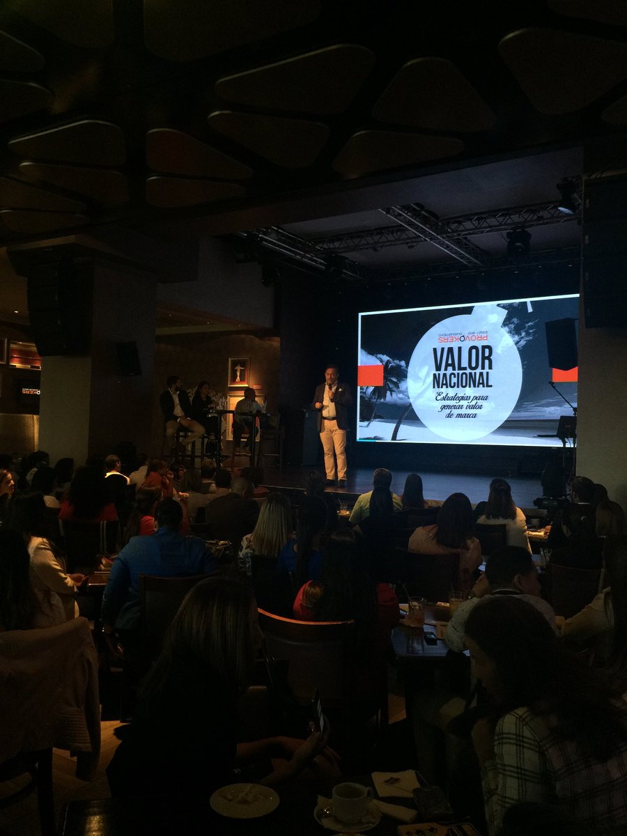 ProvokersRD's tweet photo. Compartiendo información, dialogando sobre las marcas y lo nuestro #provokerrede @HRCSD https://t.co/CyTdUAOQIR