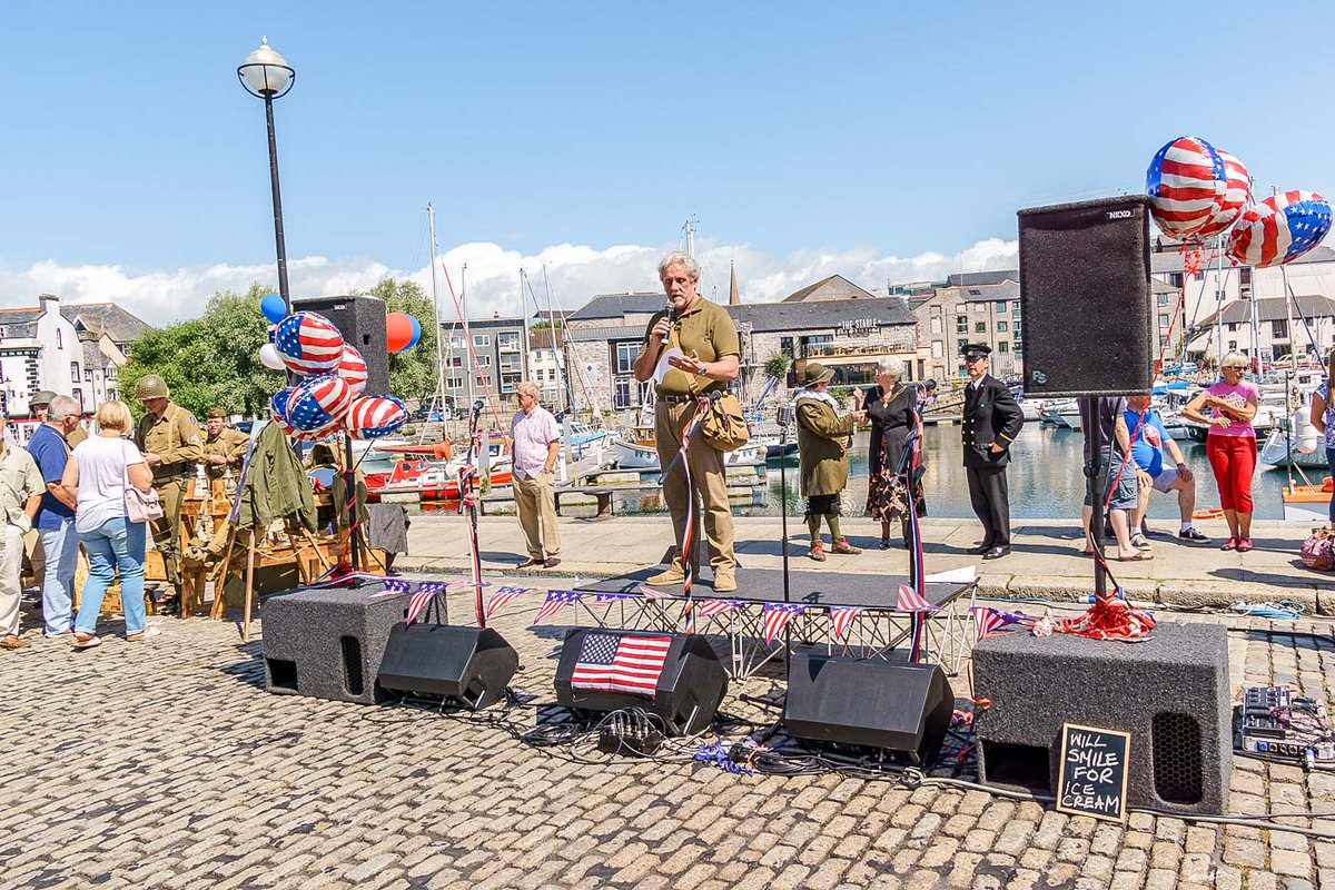 Applications are open for the next Plymouth City Laureate - a great opportunity for poets! ow.ly/1088Wa