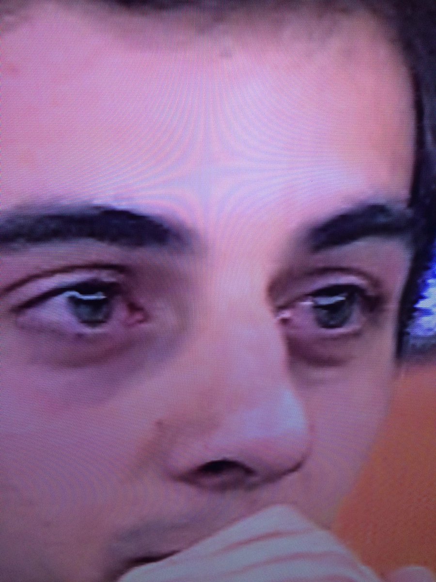 SdArrogantao's tweet photo. Aqueles velhos olhos vermelhos #Encontro https://t.co/Efvw7Jx7SJ