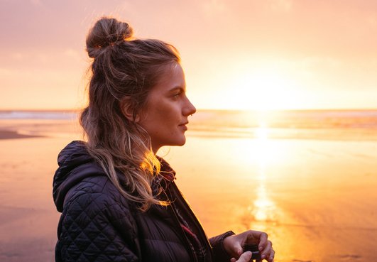 mindbodygreen's tweet photo. The Sneaky Thought Pattern That's Been Holding You Back by @christinhassler https://t.co/4UbmSJt8ft https://t.co/bGVh9CgiZO