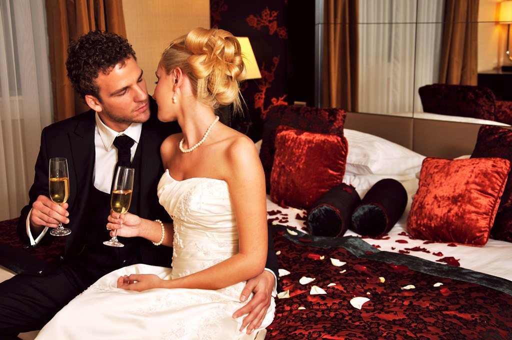 фотосессия в отеле. пара из номера 9. пара из номера 9. пара из номера 9. фотосессия на двоих в отеле.