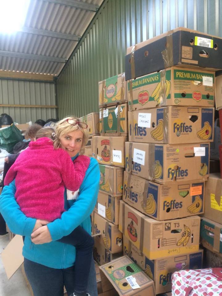 GrinsteadOnline's tweet image. Mums deliver clothes for refugees eastgrinsteadonline.com/2016/03/31/mum…