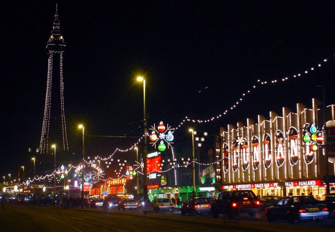 TalbotGateway's tweet image. #DidYouKnow the dazzling #Blackpool #illuminations stretch for almost 6 miles?!