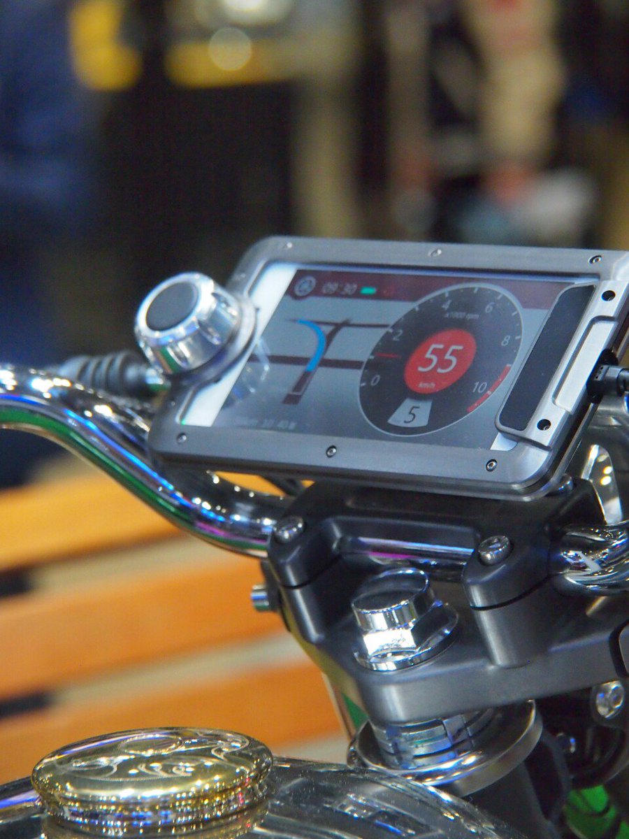 yewzent's tweet photo. 今年のモーターサイクルショーで一番心奪われたコンセプトバイクResonator 125。至る所に施された金管楽器のような装飾は、流石YAMAHAだよなぁ~マフラー単品だけでも売って欲しいかも(笑) #TMCS2016 https://t.co/2GmOueSz4p
