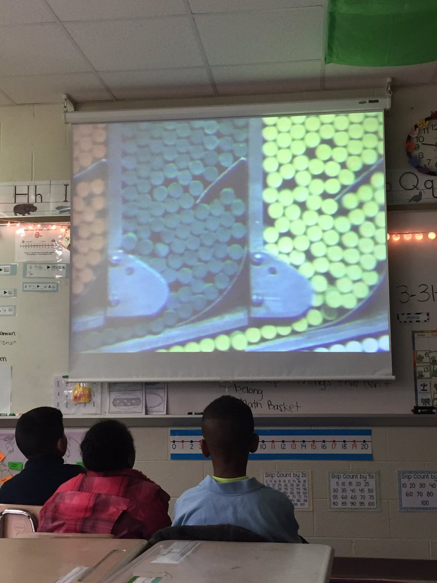 kgues412's tweet photo. Happy #NationalCrayonDay ! Treating our students to some Mr. Rogers- some of them have never seen him before! https://t.co/QKmPDff0zy