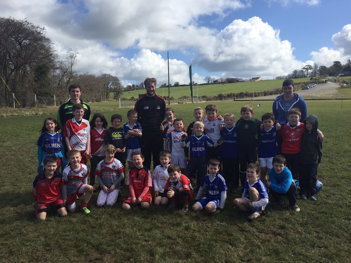 KilmeenKilbree's tweet photo. Thanks to @braher &amp; @RuairiDeane for visiting our Easter Camp @KilmeenKilbree @OfficialCorkGAA @CorkGAACoaching https://t.co/wNoR8zATsH