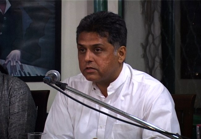 मनीष तिवारी का खुलासा: कांग्रेस ने खरीदे थे अखबारों के पहले पन्ने (वीडियो) hindi.newsroompost.com/141663/tiwari-…