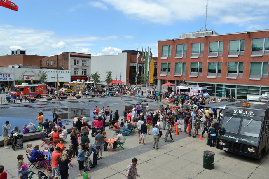 RareRepublic_WR's tweet photo. #Foodtrucks Season is soon! Here's a list of @ontfoodtrucks in Waterloo Reg https://t.co/EhQ4JzK6NR @WatRegionEats https://t.co/j9bQFociE5