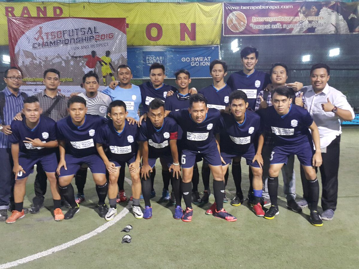 ariew_28's tweet photo. My team my adventure https://t.co/yKFXvF8QmG