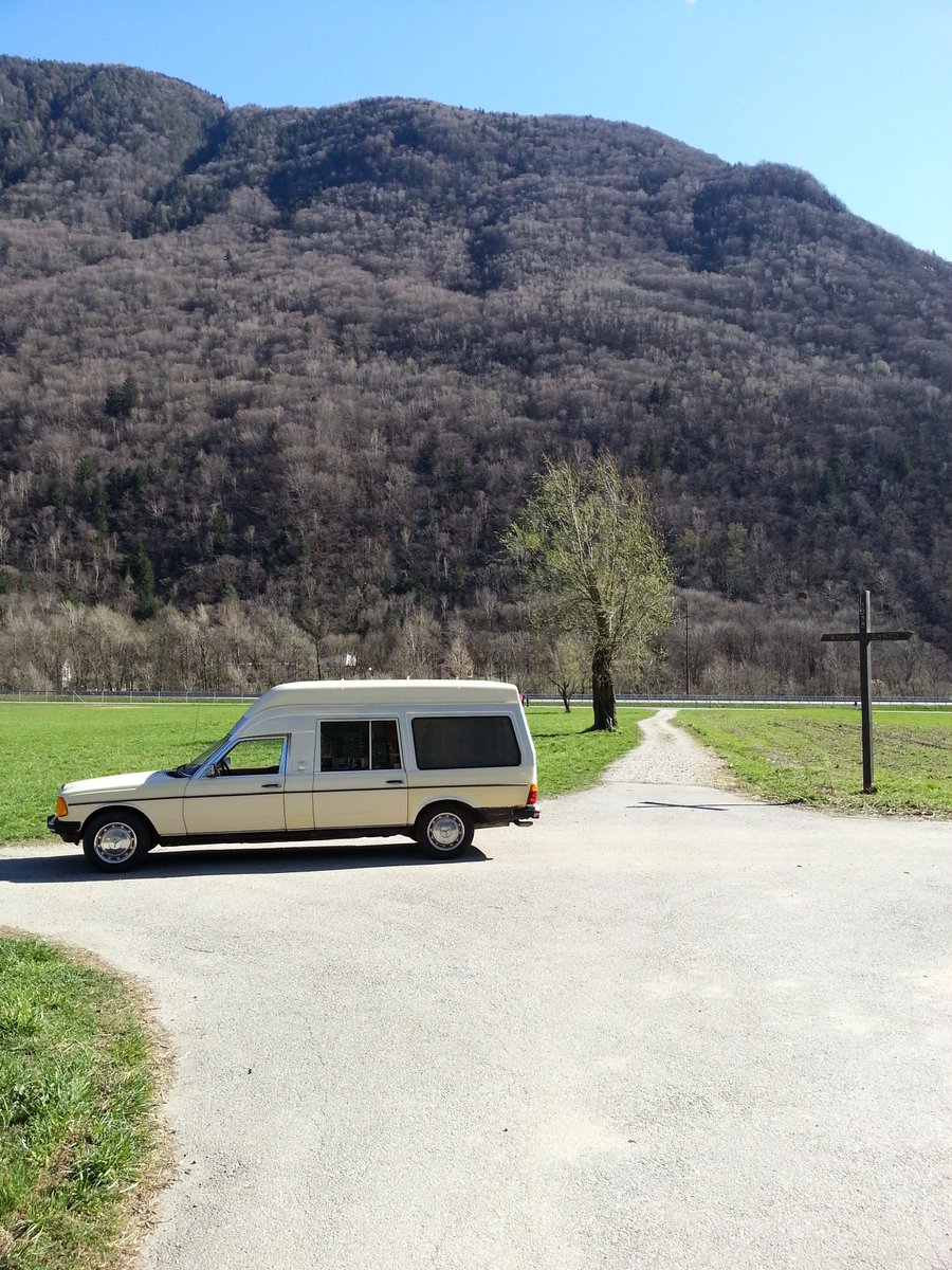 First drive test.☺😊😀 Mercedes Benz 280 E

#emergency #ambulance #mercedes #mb #mb280 #mercedesbenz #mercedes280