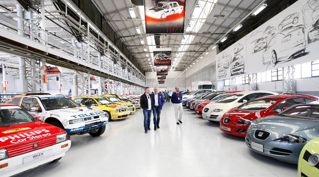 tuSEAT's tweet photo. Coches emblemáticos, clásicos y prototipos que han escrito nuestra historia. Descubre más en https://t.co/3Im9Brwcpl https://t.co/5v1MuKxFfk
