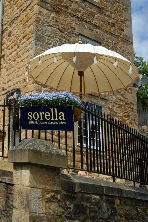 Gorgeous sunshine &amp; blue sky in #hexham today why not come &amp; visit our lovely town we would love to see you :)