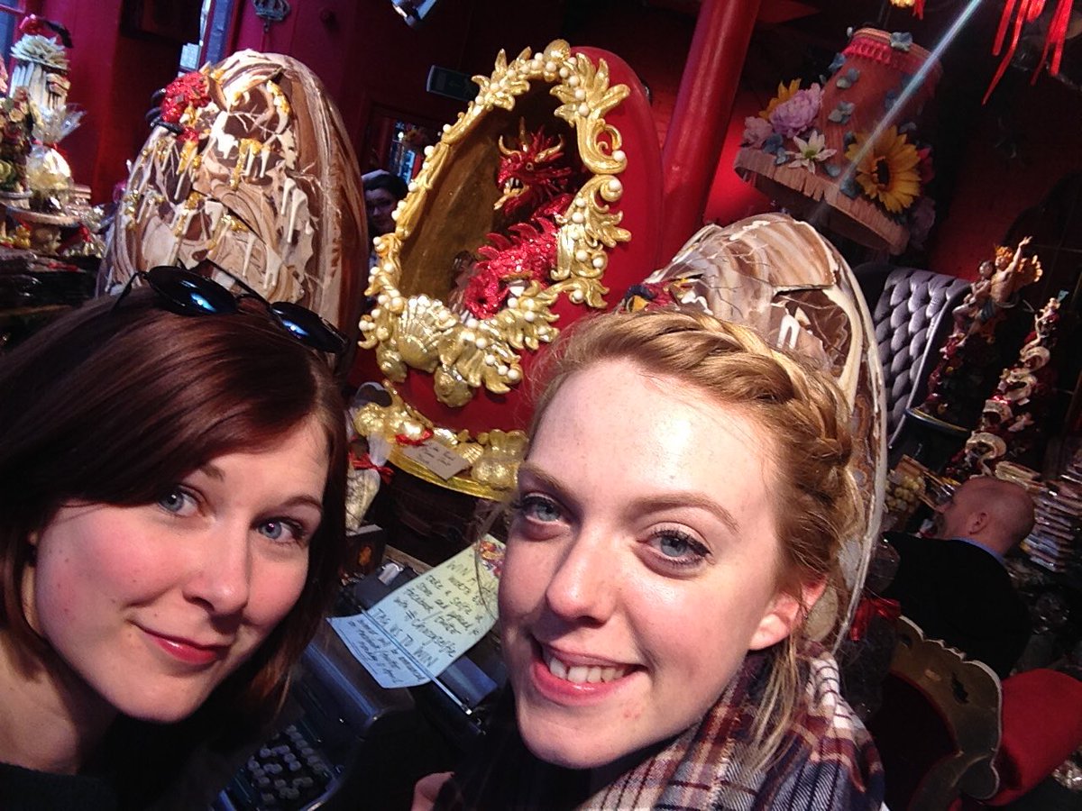 #choccyselfie #london best chocolate shop around!!