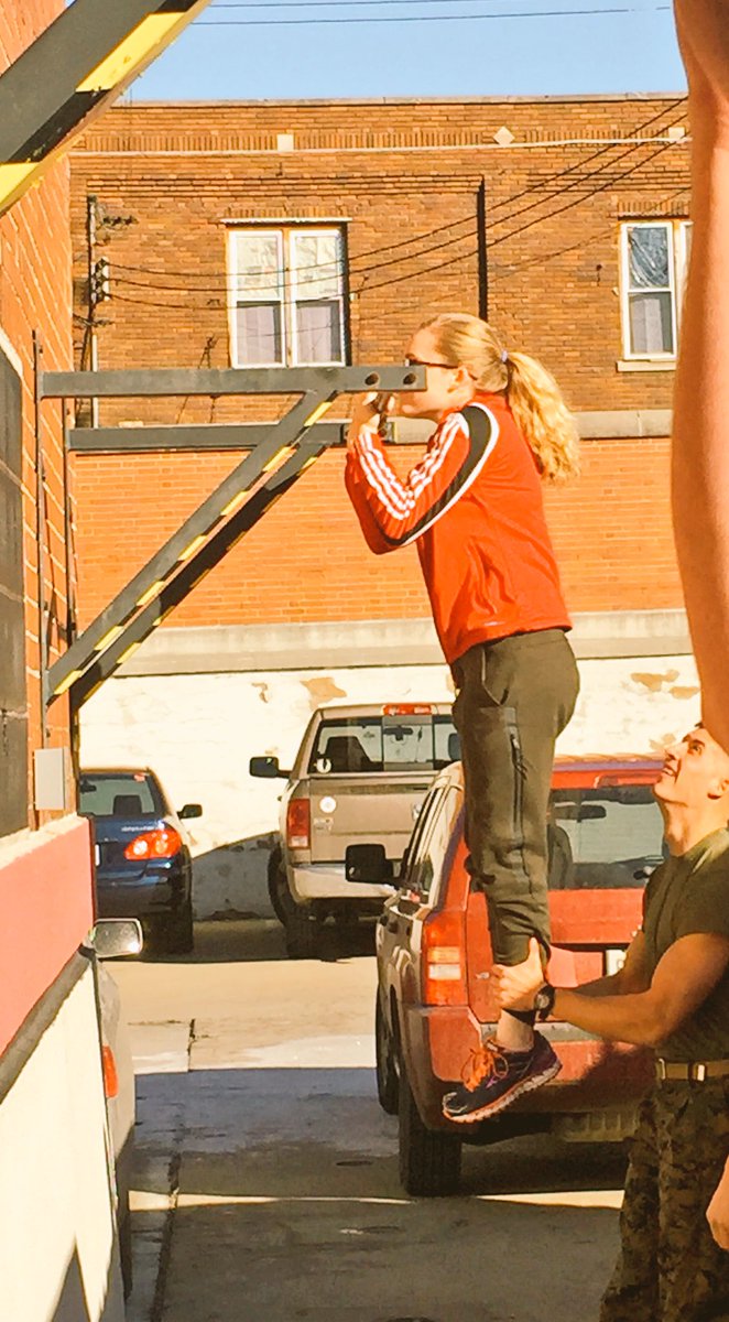 trishbrian's tweet photo. Future #MarineCorpsCandidate does pull-ups at #poolfunction in #Cincinnati Future of the Corps #4MCDT3 https://t.co/rOH6cfLwdg