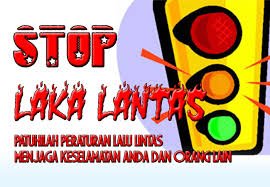 NTMCLantasPolri's tweet photo. "Jangan jadikan traffic light sebagai ajang lampu start untuk Balapan, selalu waspada dlm berkendara." https://t.co/n0WcUyaLrg