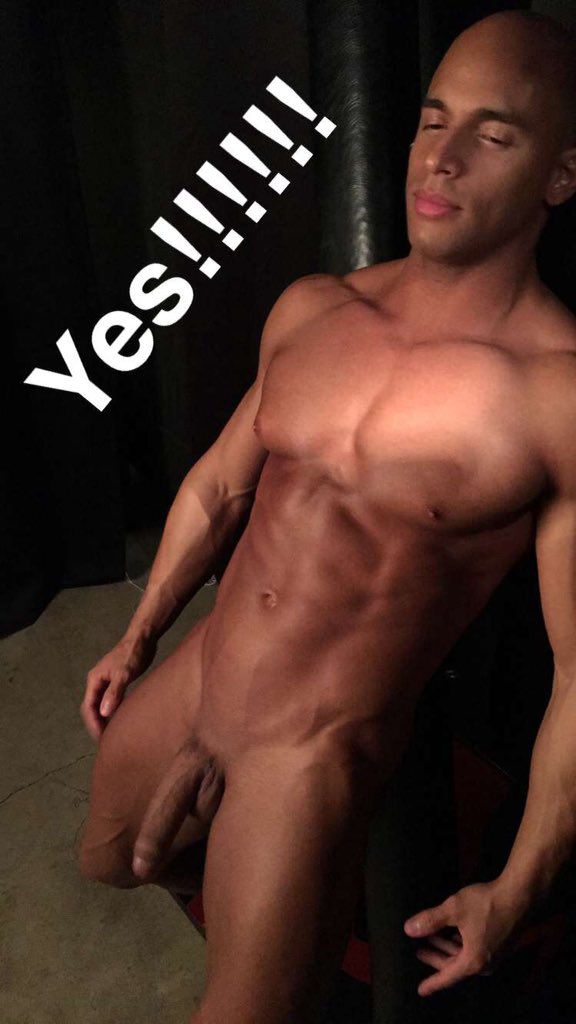 ZevranFan's tweet photo. @SeanZevran on set of a photoshoot, coming soon guys https://t.co/SgTTlDk0T4
