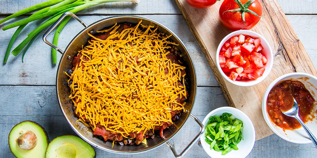 VegaTeam's tweet photo. Spice up your weeknights with this Chilaquiles Inspired Casserole. #DumpDinner https://t.co/X7ZPVx8BLW https://t.co/3ZHoPNhXPX