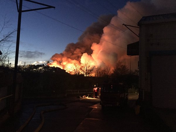 HeartMidsNews's tweet photo. Three days after it began and @WestMidsFire are leaving the scene of the #SaltleyFire #HeartNews https://t.co/0cSOADjRwE