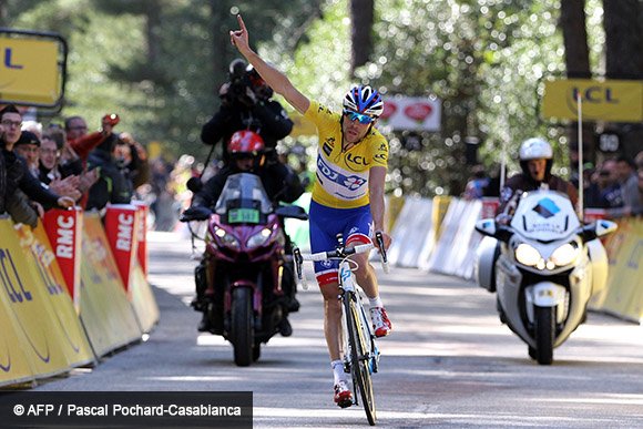 MaillotjauneLCL's tweet photo. Retrouvez tous les résultats du #CritInter sur notre site ici : https://t.co/sgQfcCPFK4 #Criterium https://t.co/oIRGGfzgvw